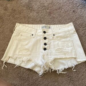 Abercrombie & Fitch low rise White Shorts
